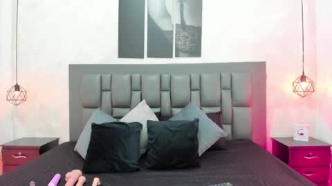 Snapshot of anahi_cardenas1 chatting on 04/29/26, 11:22 anahi online show from 04/29/26, 11:22