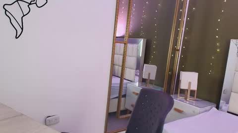 Anahi  online show from 09/30/25, 07:30