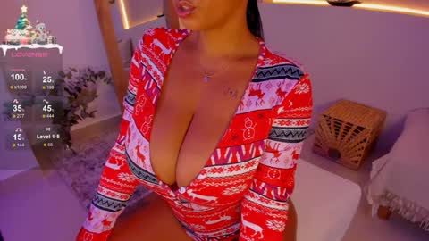 Snapshot of anahi_ryan chatting on 12/21/24, 03:09 Ana online show from 12/21/24, 03:09