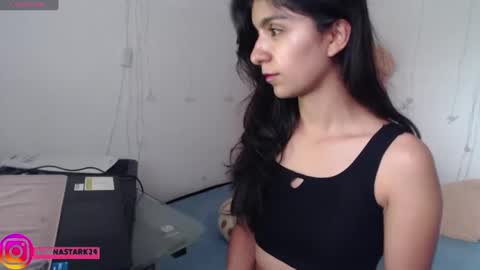 Snapshot of anahibrowns95 chatting on 02/11/25, 04:24 Anahi Browns online show from 02/11/25, 04:24