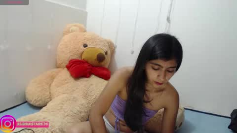 Snapshot of anahibrowns95 chatting on 02/19/25, 09:25 Anahi Browns online show from 02/19/25, 09:25