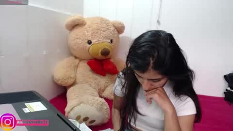 Snapshot of anahibrowns95 chatting on 10/08/25, 07:00 Anahi Browns online show from 10/08/25, 07:00