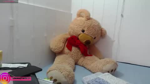 Snapshot of anahibrowns95 chatting on 11/04/25, 07:02 Anahi Browns online show from 11/04/25, 07:02