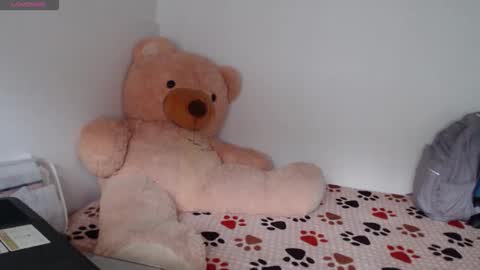 Anahi Browns online show from 03/04/26, 06:58