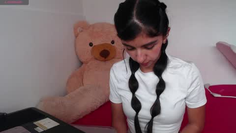 Anahi Browns online show from 07/16/26, 05:08
