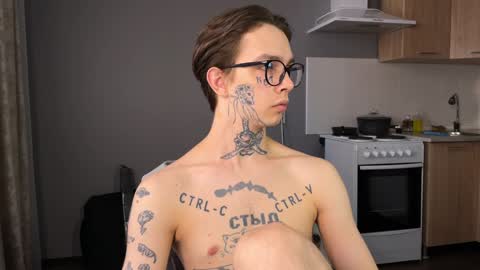 Snapshot of anahori_simon chatting on 12/18/24, 07:04 simon online show from 12/18/24, 07:04