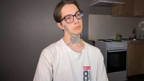 Snapshot of anahori_simon chatting on 12/20/24, 05:08 simon online show from 12/20/24, 05:08