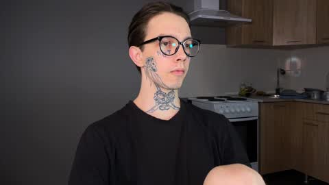 Snapshot of anahori_simon chatting on 12/28/24, 08:48 simon online show from 12/28/24, 08:48