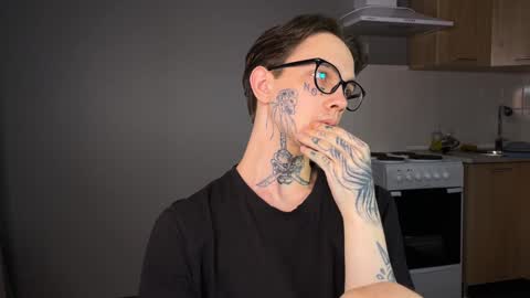 Snapshot of anahori_simon chatting on 12/28/24, 11:52 simon online show from 12/28/24, 11:52