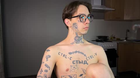 Snapshot of anahori_simon chatting on 01/01/25, 04:29 simon online show from 01/01/25, 04:29