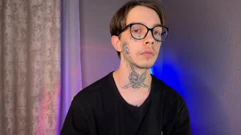 Snapshot of anahori_simon chatting on 01/11/25, 06:01 simon online show from 01/11/25, 06:01