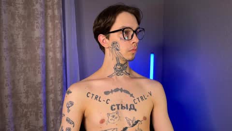 Snapshot of anahori_simon chatting on 01/23/25, 01:56 simon online show from 01/23/25, 01:56