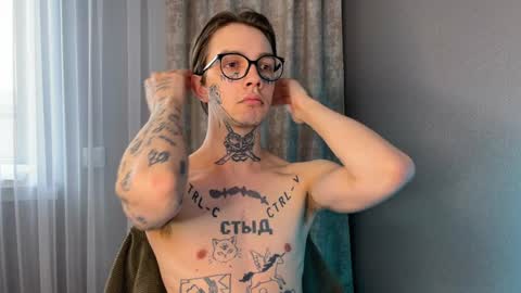 Snapshot of anahori_simon chatting on 02/08/25, 11:44 simon online show from 02/08/25, 11:44