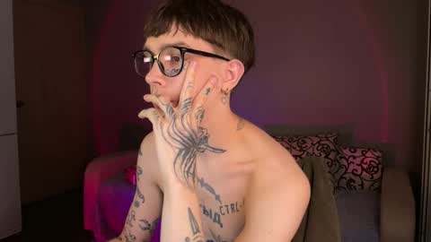 Snapshot of anahori_simon chatting on 09/08/25, 06:40 simon online show from 09/08/25, 06:40