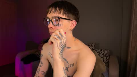 Snapshot of anahori_simon chatting on 09/16/25, 06:31 simon online show from 09/16/25, 06:31