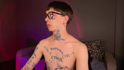 Snapshot of anahori_simon chatting on 09/27/25, 10:48 simon online show from 09/27/25, 10:48