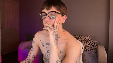 Snapshot of anahori_simon chatting on 10/02/25, 11:50 simon online show from 10/02/25, 11:50