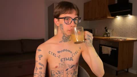 Snapshot of anahori_simon chatting on 10/14/25, 09:37 simon online show from 10/14/25, 09:37