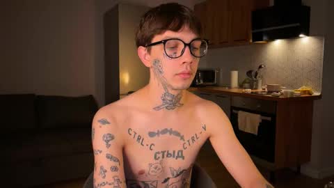 Snapshot of anahori_simon chatting on 10/23/25, 01:05 simon online show from 10/23/25, 01:05