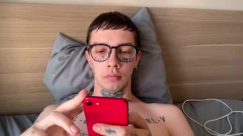 Snapshot of anahori_simon chatting on 02/20/26, 01:35 simon online show from 02/20/26, 01:35