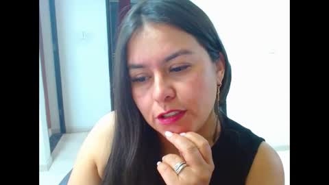 Snapshot of anaids_dam chatting on 04/27/26, 05:44 anaids online show from 04/27/26, 05:44