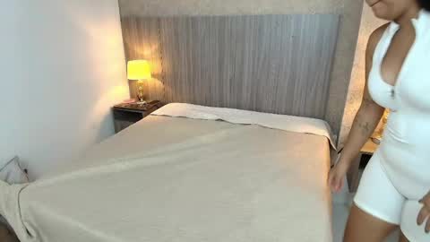 Anais online show from 05/26/26, 11:28