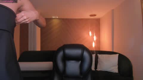 Snapshot of anaisnin1 chatting on 01/28/25, 12:00 Anais Nin online show from 01/28/25, 12:00