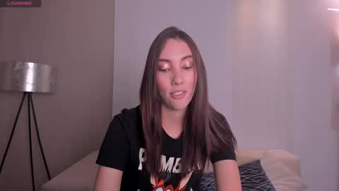 Snapshot of anaisnin1 chatting on 03/09/25, 11:14 Anais Nin online show from 03/09/25, 11:14