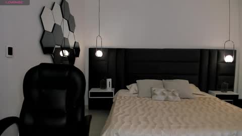 Snapshot of anaisnin1 chatting on 09/17/25, 03:08 Anais Nin online show from 09/17/25, 03:08