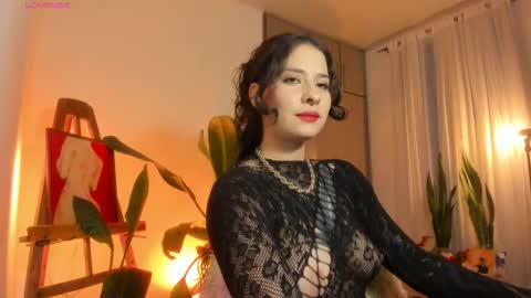 Mariana  online show from 11/28/25, 03:25