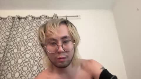 Snapshot of analasian108 chatting on 01/17/25, 05:00 Anal Asian online show from 01/17/25, 05:00