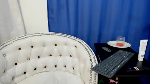 Snapshot of analia18_ chatting on 01/15/25, 03:18 analia18 online show from 01/15/25, 03:18