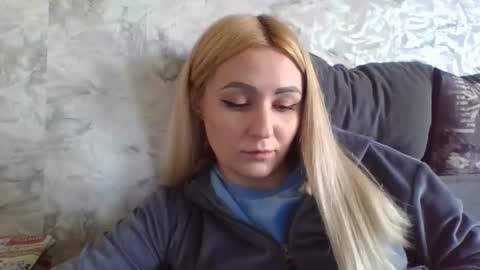 analqueen2024 online show from 04/15/26, 10:22