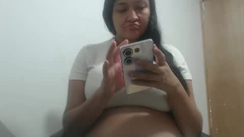 Snapshot of analy_hot chatting on 10/23/25, 10:19 analy_hot online show from 10/23/25, 10:19