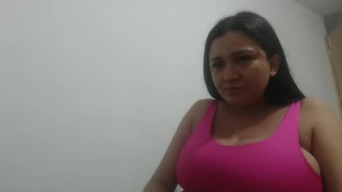 Snapshot of analy_hot chatting on 11/23/25, 08:08 analy_hot online show from 11/23/25, 08:08