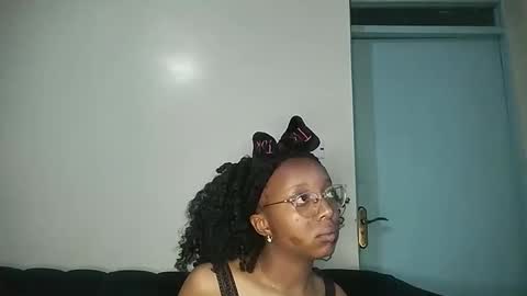 Snapshot of ananablossom chatting on 10/30/25, 12:12 Ananablossom online show from 10/30/25, 12:12