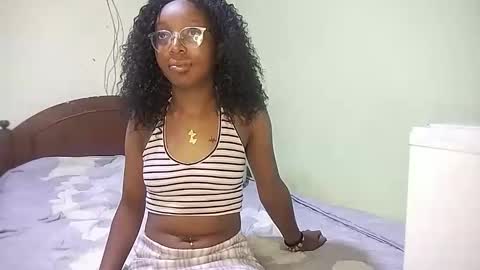 Snapshot of ananablossom chatting on 11/16/25, 07:25 Ananablossom online show from 11/16/25, 07:25