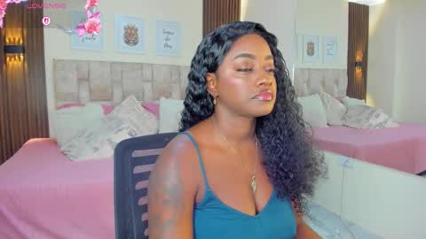 A N A  my connection hours are from 600 pm to 12 pm Colombian time online show from 10/22/25, 10:53