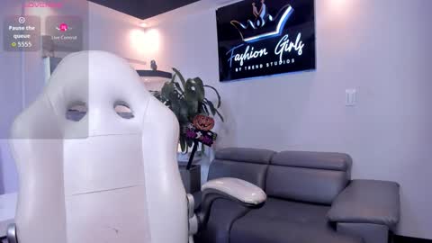 ana online show from 10/16/25, 02:40