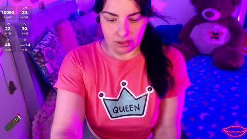 Snapshot of anaspark chatting on 10/17/25, 02:52 Ana online show from 10/17/25, 02:52