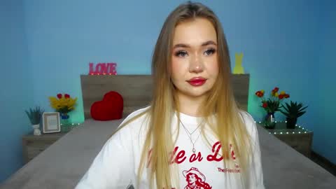 anastacyyellig online show from 03/11/25, 02:21