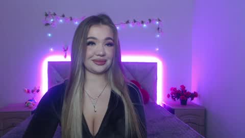 anastacyyellig online show from 04/13/26, 09:42