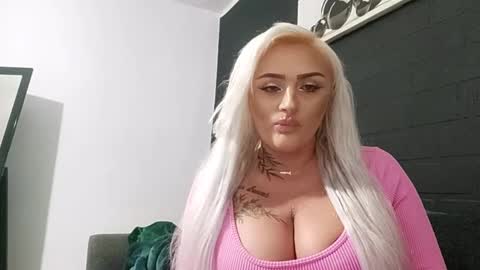 Snapshot of anastasiaamore chatting on 09/25/25, 09:40 AnastasiaAmore online show from 09/25/25, 09:40