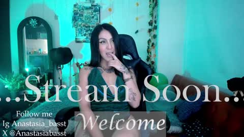 Jennyfer.... but u can say me Anastasia online show from 01/03/25, 07:39