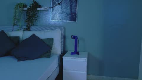 Kendra  online show from 12/19/25, 10:33