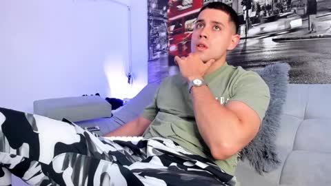 Snapshot of ander_perez chatting on 01/04/25, 04:11 ANDER online show from 01/04/25, 04:11