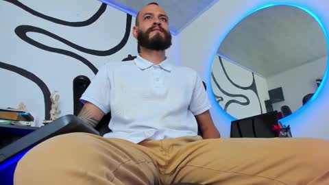 Andrs   -                   online show from 10/05/25, 12:09