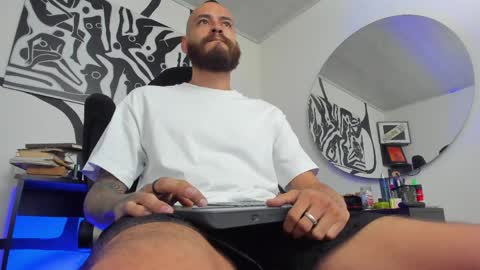Andrs   -                   online show from 06/07/26, 12:04