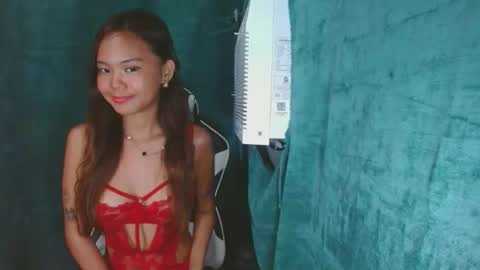 andiaprecious_ online show from 04/23/26, 12:51