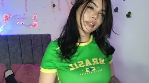 Andra de la Rosse online show from 06/13/26, 04:43
